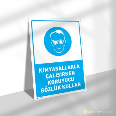 Kimyasallarla Çalışırken Koruyucu Gözlük Kullan